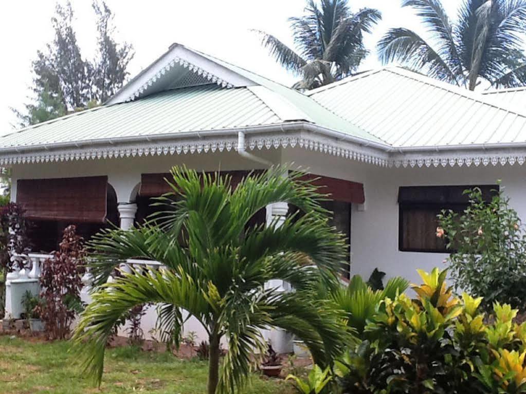 Coco Bay Guest House Anse Volbert Village  Exterior photo